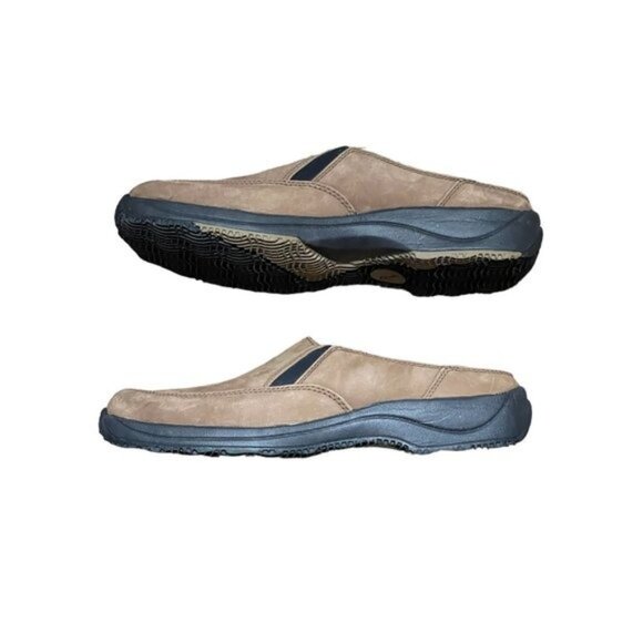 NWOT.Clarks.Women mule brown color leather upper shoes size 8 - Picture 5 of 12